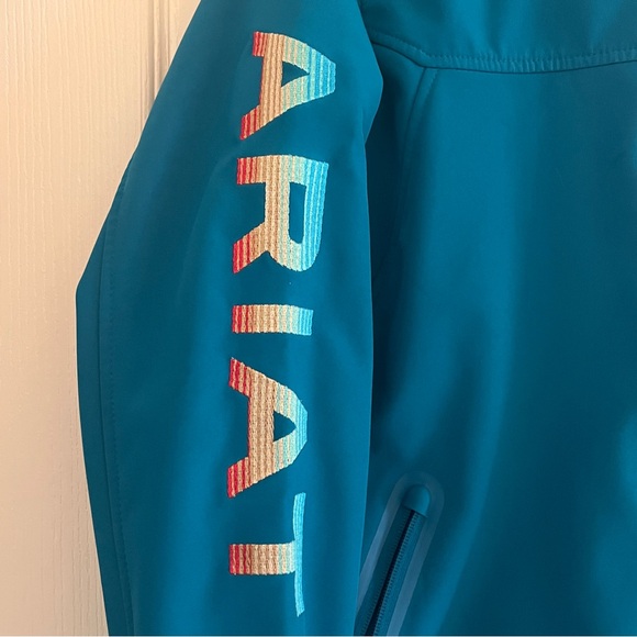 Ariat Teal Softshell Jacket with Logo - Picture 2 of 5